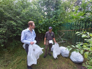 Jack Brereton MP joins Trentham litter pick